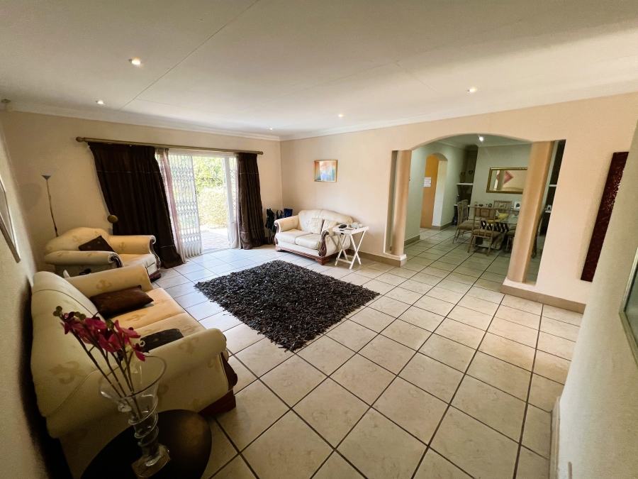 3 Bedroom Property for Sale in Flamwood North West